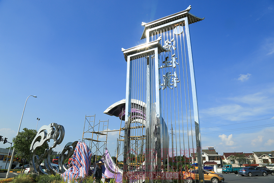 精神堡壘會根據其高度、體積、材料、制作工藝定價