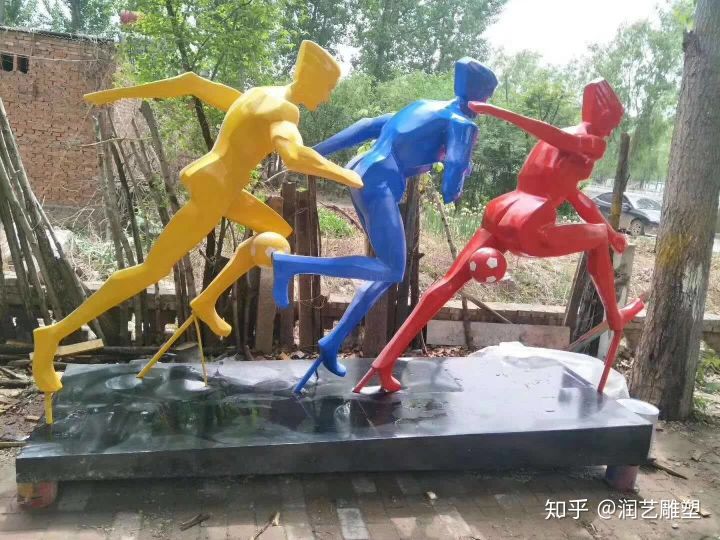 雕塑材料對作品效果有何影響？