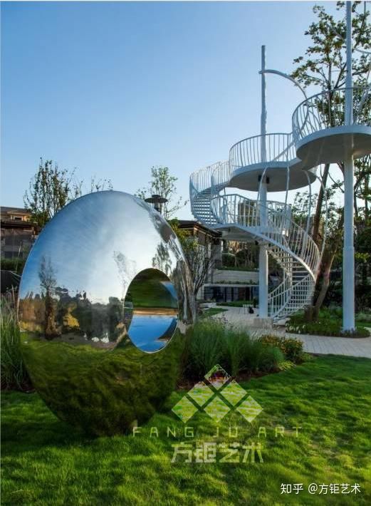 特殊天氣條件下，如何保護玻璃鋼雕塑？